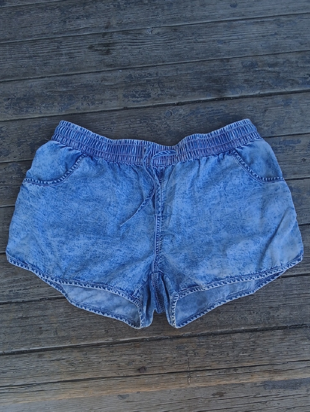 Maurices Light Blue Acid Wash Elastic-Waist Jean Shorts